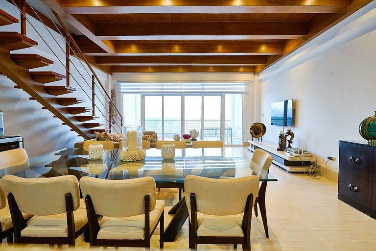 Majestic, Beach Front Penthouse 5BR w/VIEW, POOL