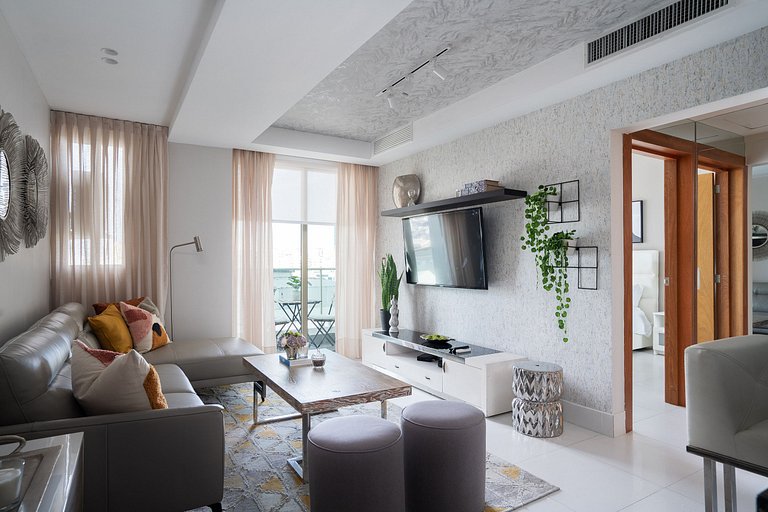 ★RooftopPool-CityViews-Gym-WiFi-A/C-1BR-YellowKey★
