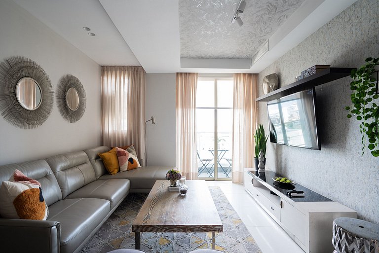 ★RooftopPool-CityViews-Gym-WiFi-A/C-1BR-YellowKey★
