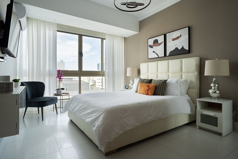 ★RooftopPool-CityViews-Gym-WiFi-A/C-1BR-YellowKey★