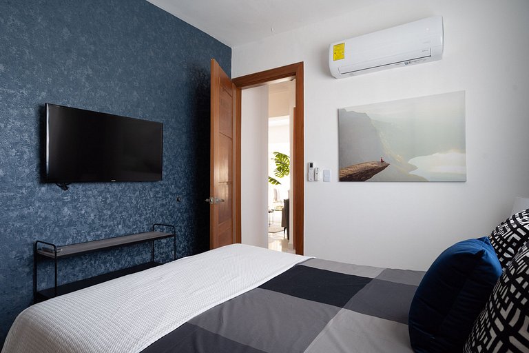 Classy-3BR-KingBed-50mbWiFi-CityCntr-A/C-YellowKey