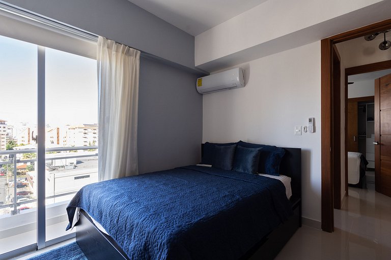 Classy-3BR-KingBed-50mbWiFi-CityCntr-A/C-YellowKey