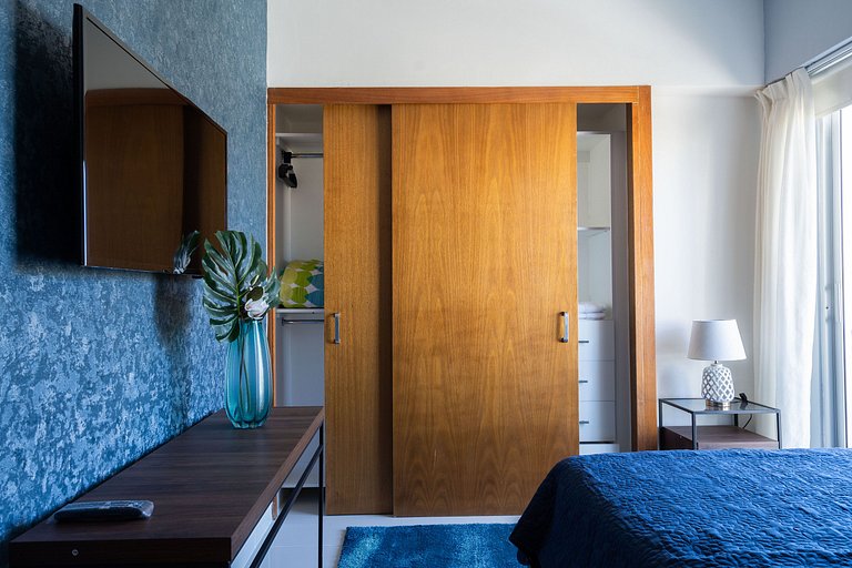 Classy-3BR-KingBed-50mbWiFi-CityCntr-A/C-YellowKey