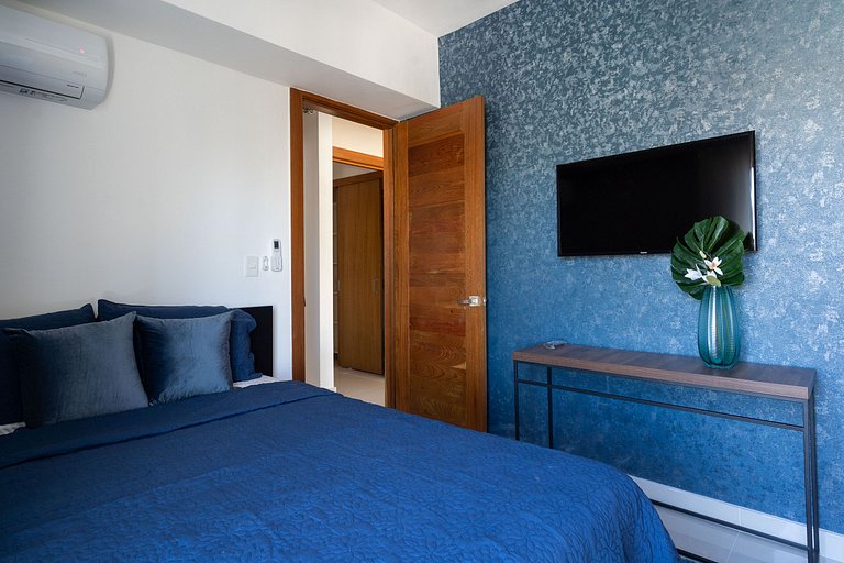 Classy-3BR-KingBed-50mbWiFi-CityCntr-A/C-YellowKey
