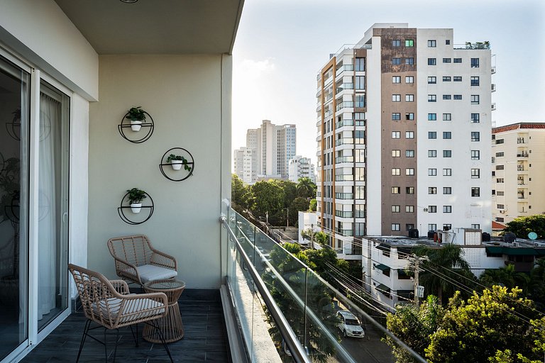 UPSCALE*2br* KING|POOL *GYM|PIANTINI-YellowKey