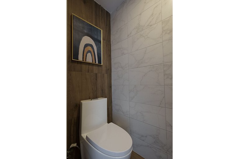 Regatta living apartment near Blue Mall with pool, spa and f