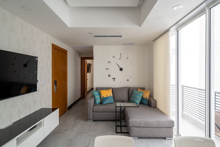 Downtown*Cozy*1br* POOL* 50MB| Yellowkey