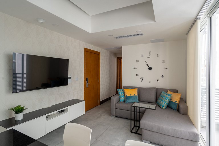 Downtown*Cozy*1br* POOL* 50MB| Yellowkey