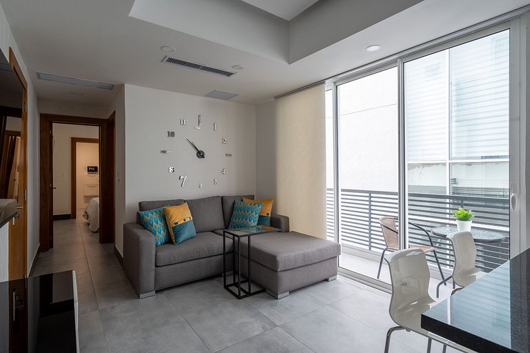 Downtown*Cozy*1br* POOL* 50MB| Yellowkey