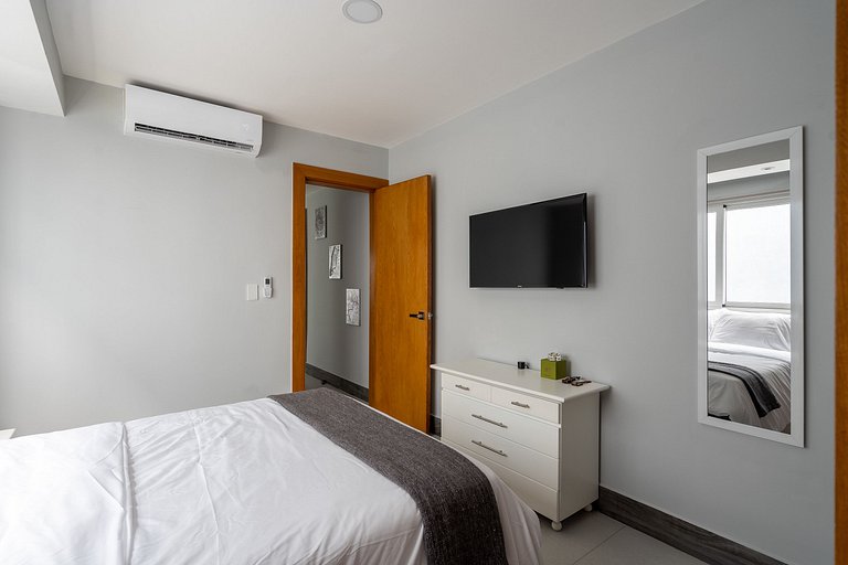 Quite Condo W/Pool BestLocation Sauna YellowKey