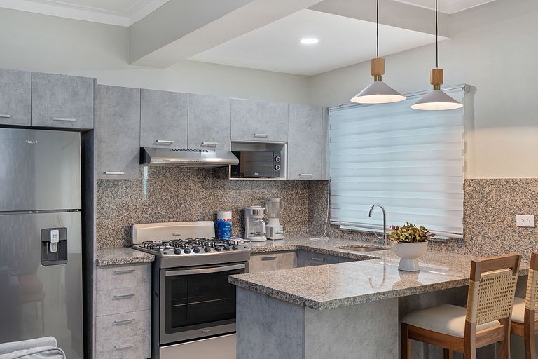 Lovely 1-bedroom condo with pool-AC-WiFi-Yellowkey