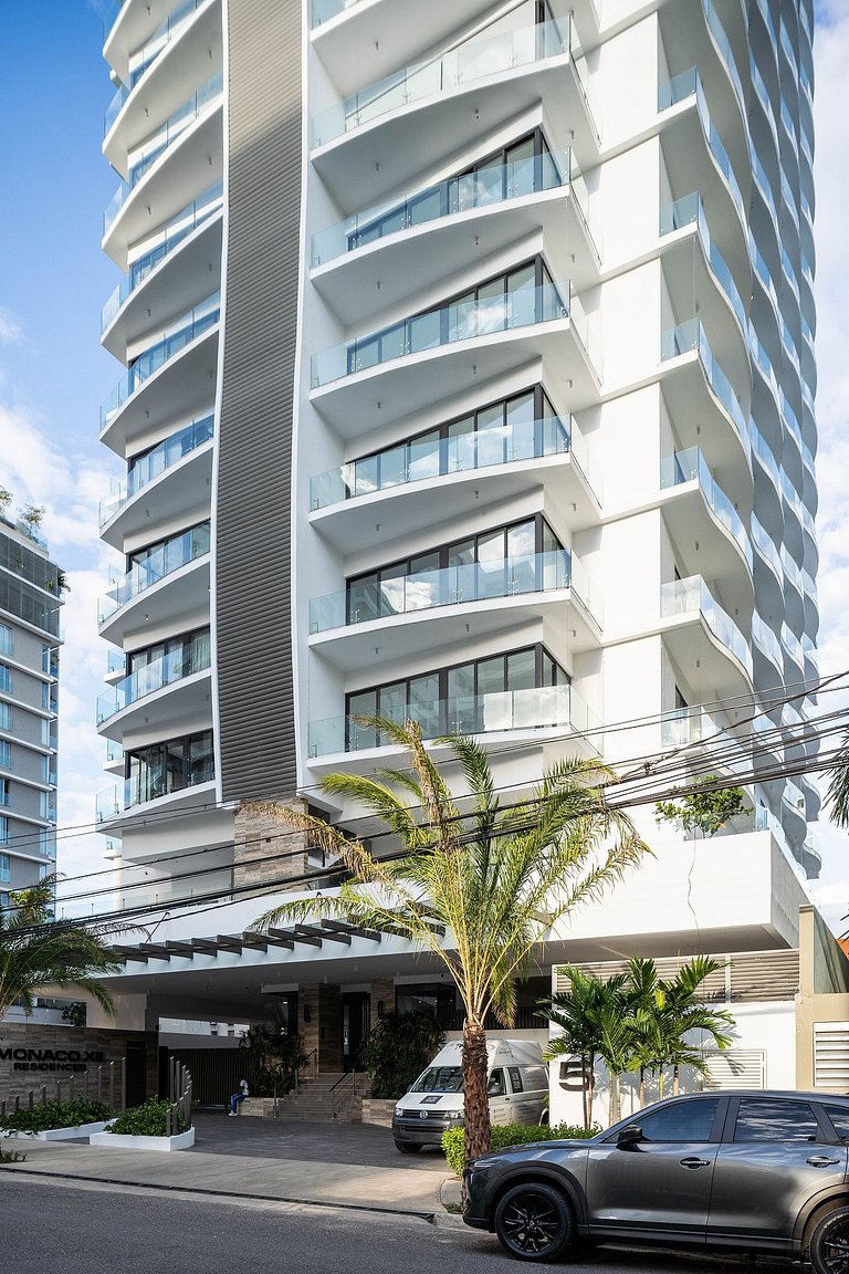 Newest&MostLuxurious-w/Pool-WiFi-Gym-A/C-YellowKey