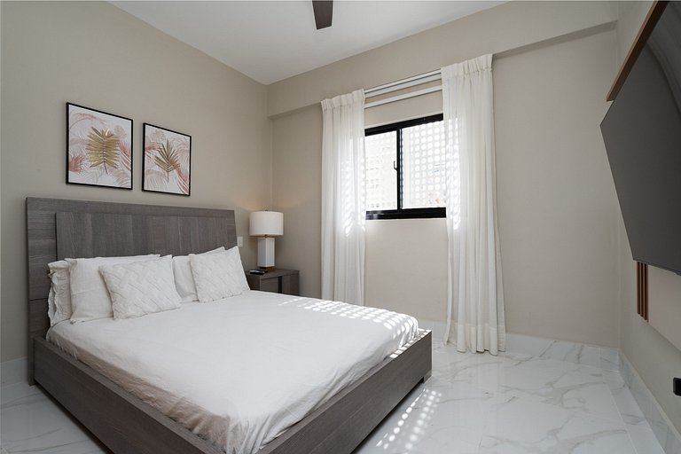 LuxuryCityCenterApart-Pool-Gym-WiFi-A/C-YellowKey*