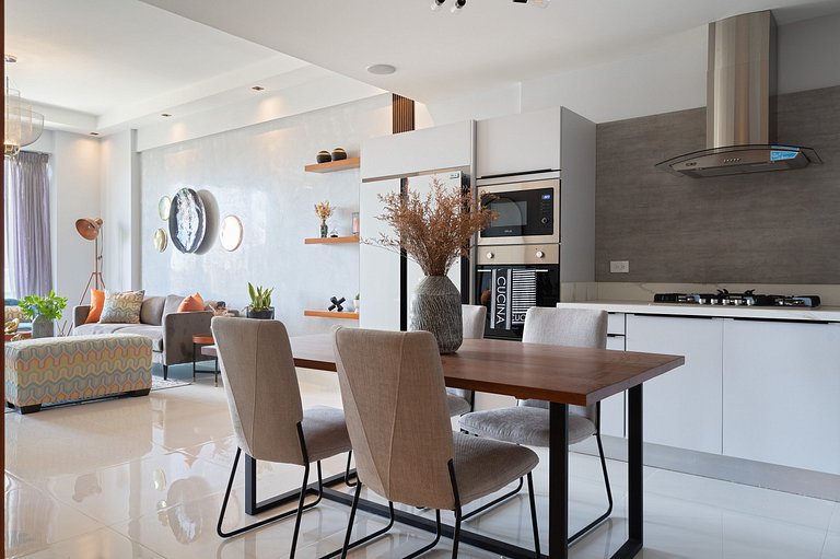 Newest&MostLuxurious-w/Pool-WiFi-Gym-A/C-YellowKey