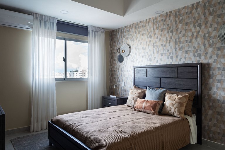 ★RooftopPool-CityViews-Gym-WiFi-A/C-1BR-YellowKey★