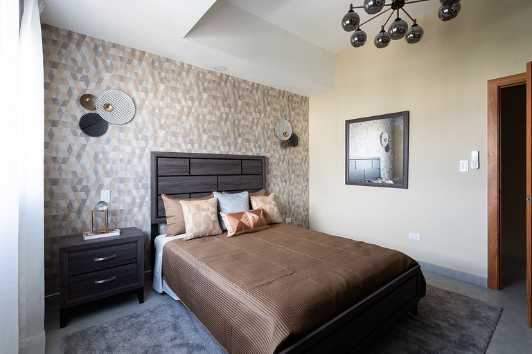 ★RooftopPool-CityViews-Gym-WiFi-A/C-1BR-YellowKey★