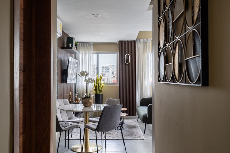 ★RooftopPool-CityViews-Gym-WiFi-A/C-1BR-YellowKey★