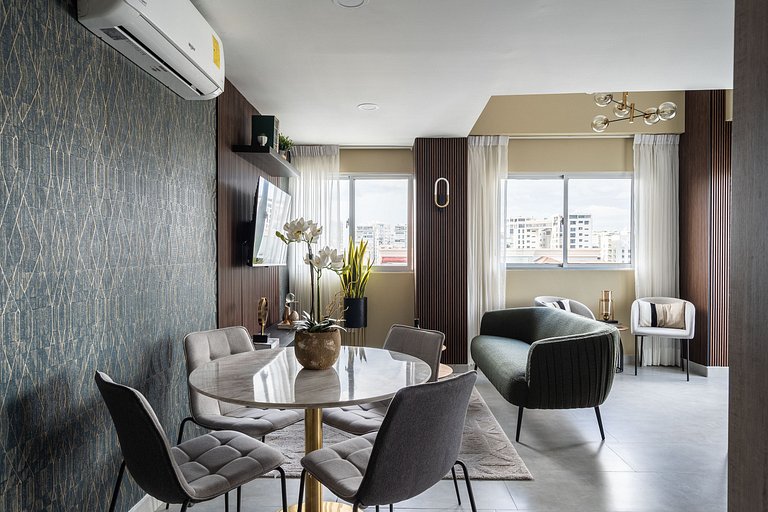 ★RooftopPool-CityViews-Gym-WiFi-A/C-1BR-YellowKey★