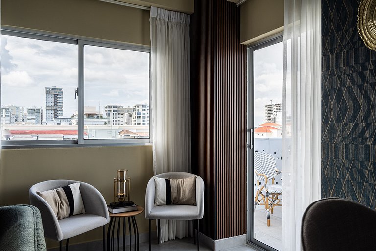 ★RooftopPool-CityViews-Gym-WiFi-A/C-1BR-YellowKey★