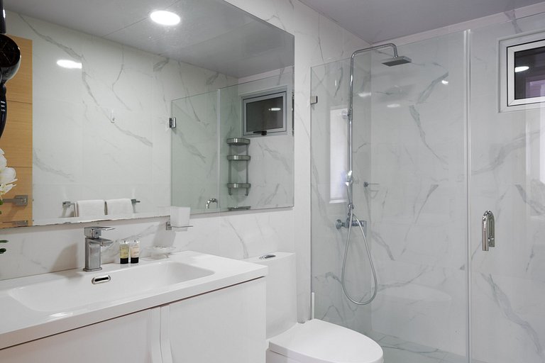 BlueMall 2BR - Jacuzzi - Central - YellowKey