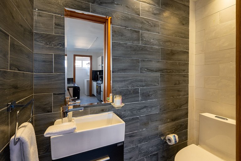 Luxury-CityCenter-1br-View-Pool-Downtown-Yellowkey