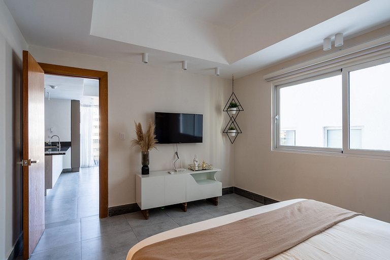 Luxury-CityCenter-1br-View-Pool-Downtown-Yellowkey