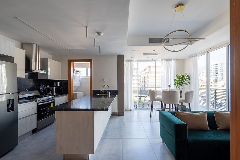Luxury-CityCenter-1br-View-Pool-Downtown-Yellowkey