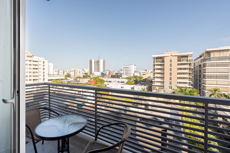 Luxury-CityCenter-1br-View-Pool-Downtown-Yellowkey