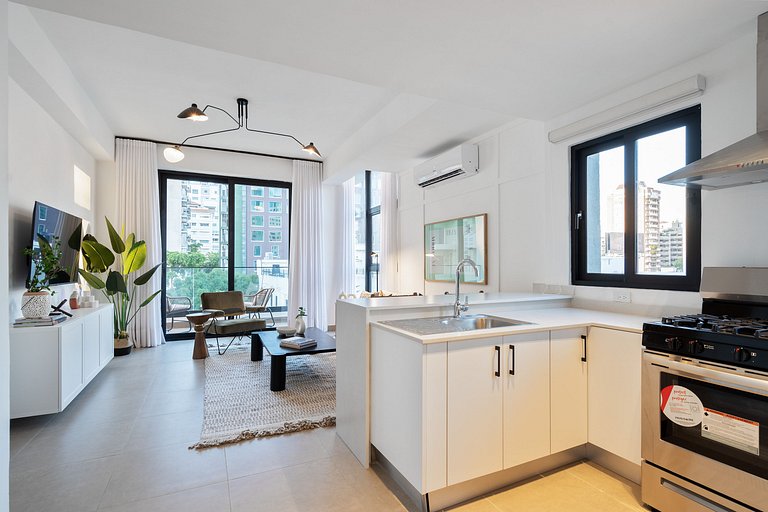 Luxury-Pool-Gym-View-Piantini-CityCenter-YellowKey