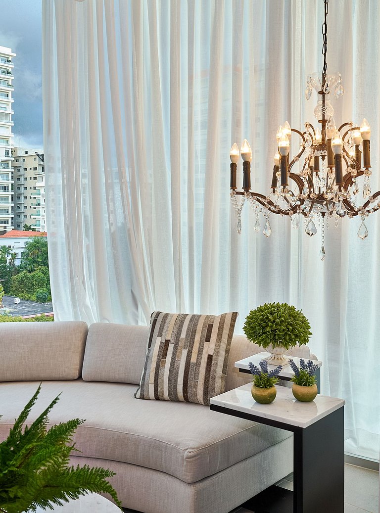 Exquisite*Lux*1BR*GYM*Yellowkey