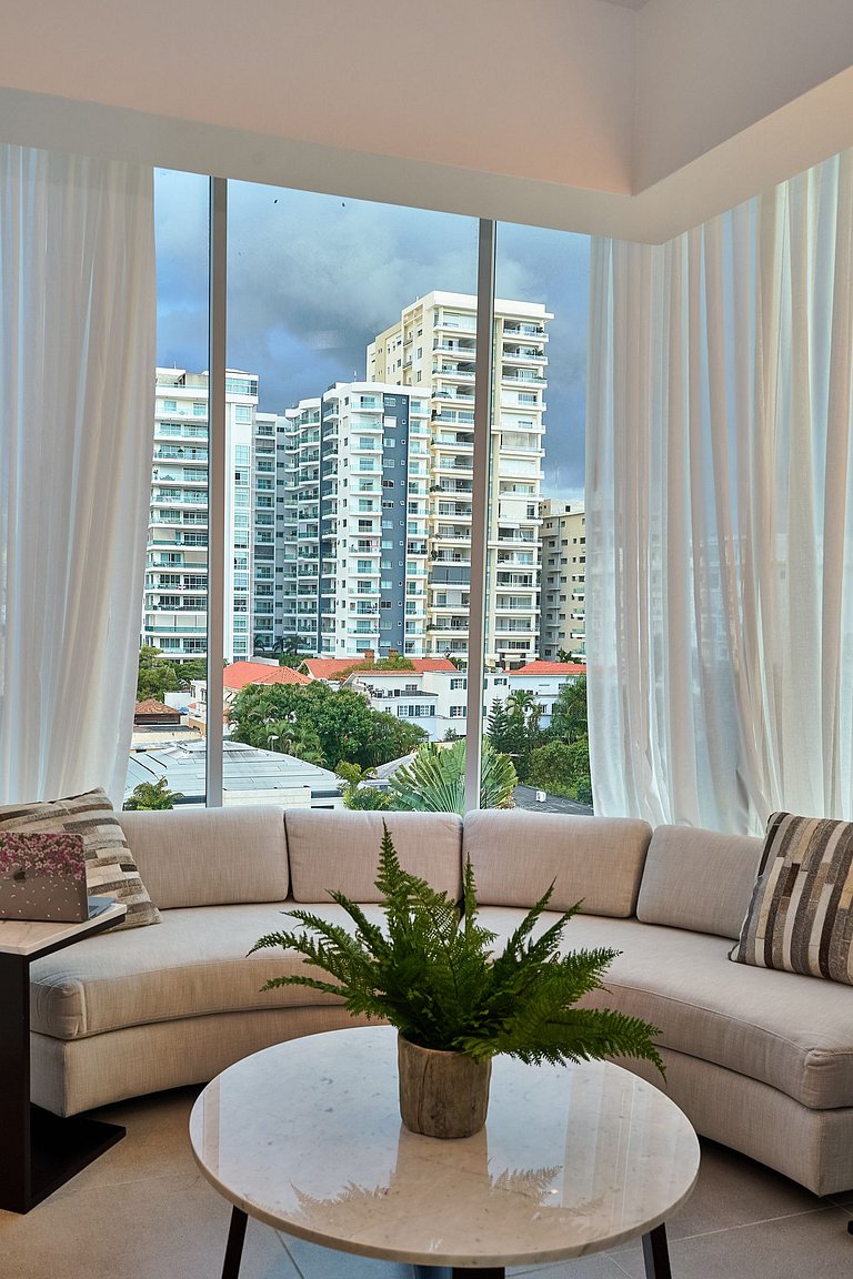 Exquisite*Lux*1BR*GYM*Yellowkey