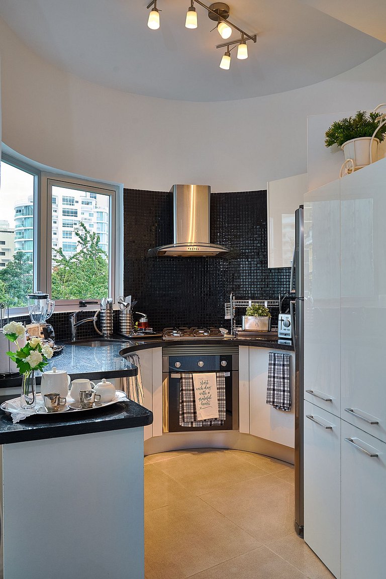 Exquisite*Lux*1BR*GYM*Yellowkey