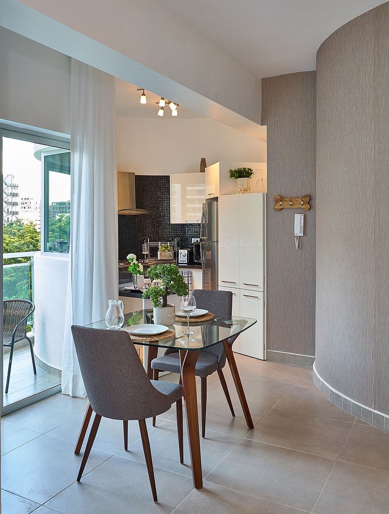 Designer Apartment In City Center By Yellowkey