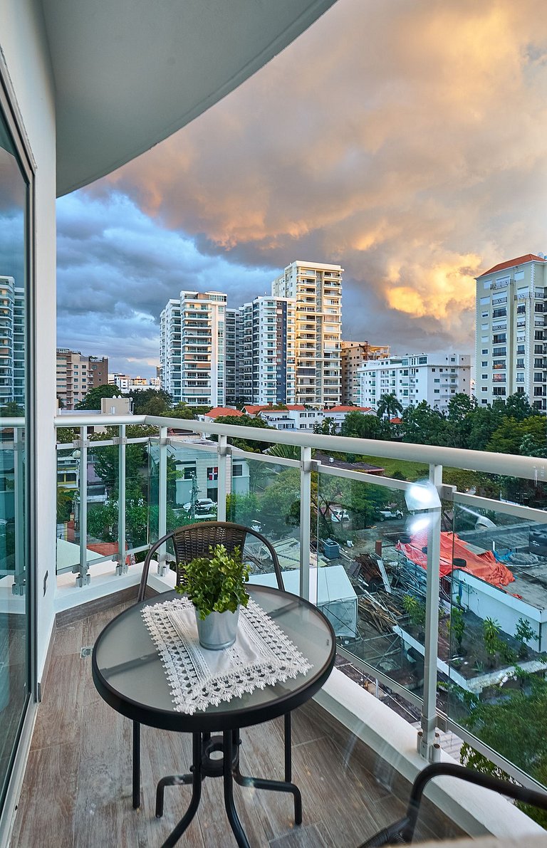Exquisite*Lux*1BR*GYM*Yellowkey