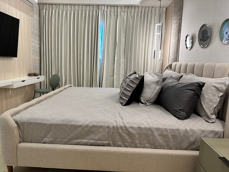 Chic 1BR Serrallés Retreat, Rooftop Pool|YellowKey