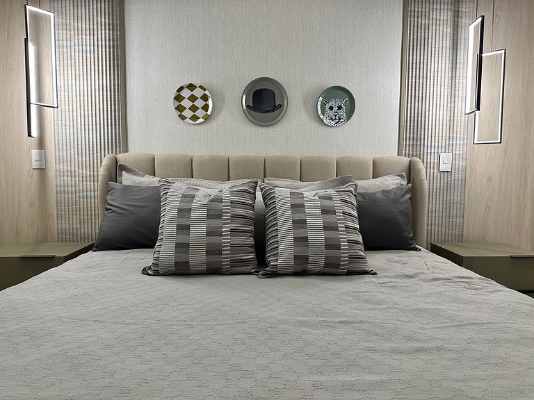 Chic 1BR Serrallés Retreat, Rooftop Pool|YellowKey