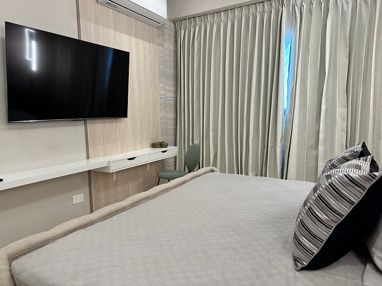 Chic 1BR Serrallés Retreat, Rooftop Pool|YellowKey