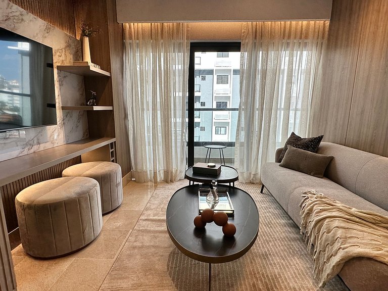 Chic 1BR Serrallés Retreat, Rooftop Pool|YellowKey