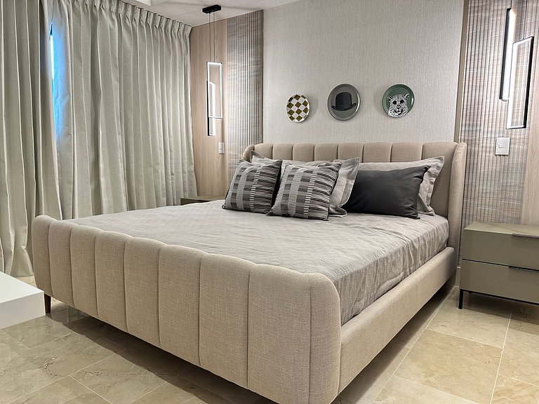 Chic 1BR Serrallés Retreat, Rooftop Pool|YellowKey