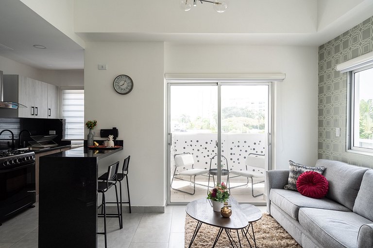 Pool-CityViews- 1BR-Gym-WiFi-A/C-YellowKey 5