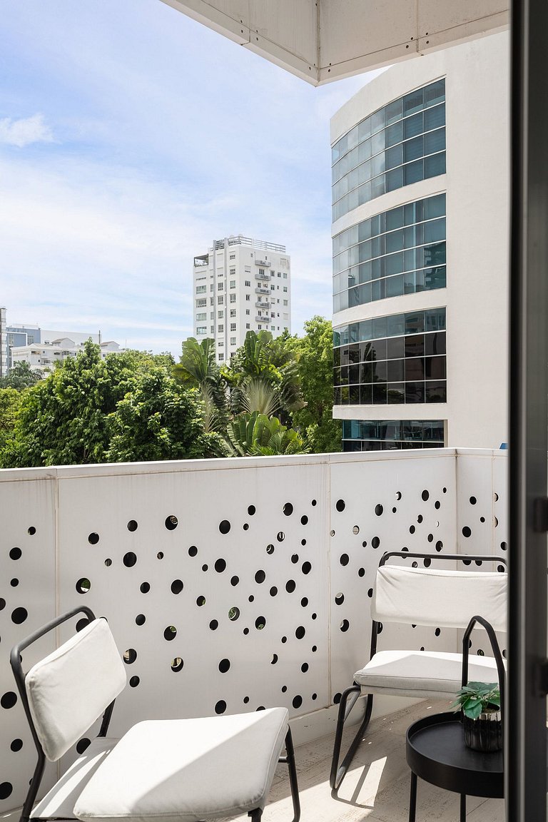 City Center Piantini W/ Pool, WiFi By YellowKey