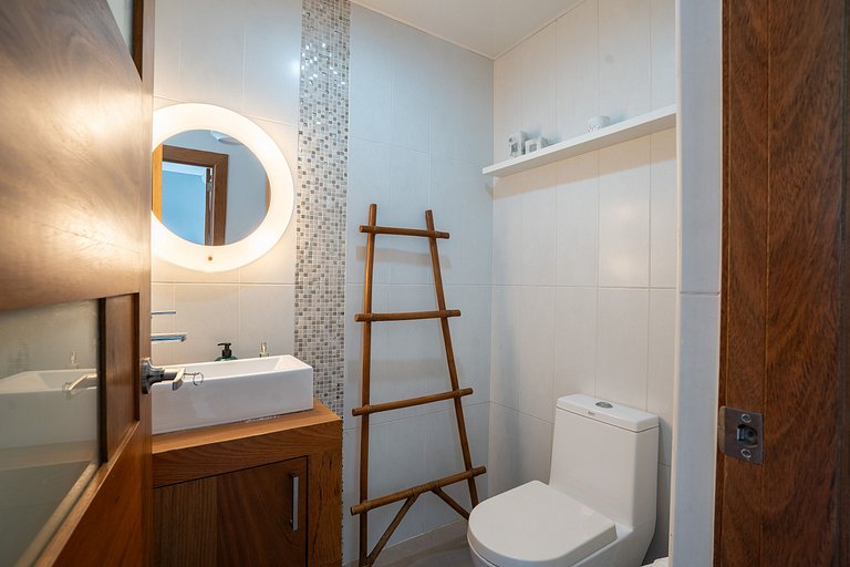 RooftopPool-WiFi-1BR-YellowKey