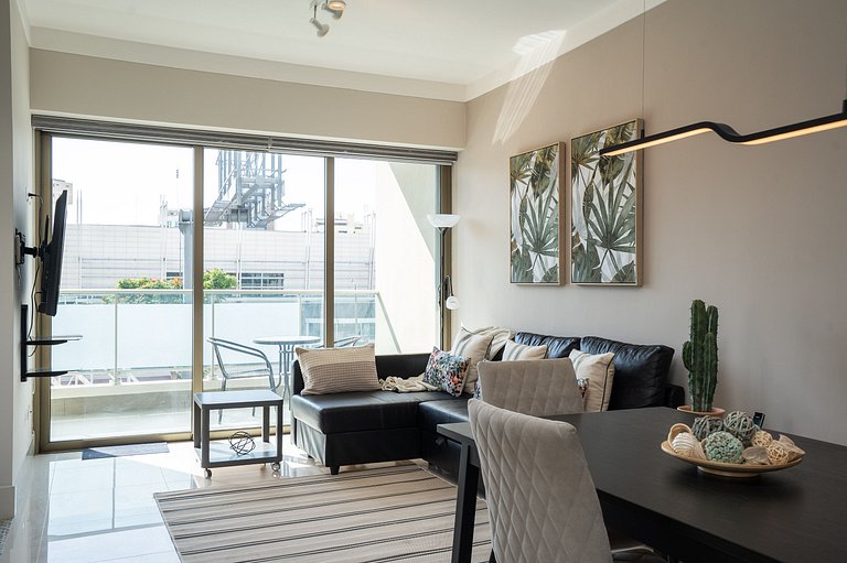RooftopPool-WiFi-1BR-YellowKey