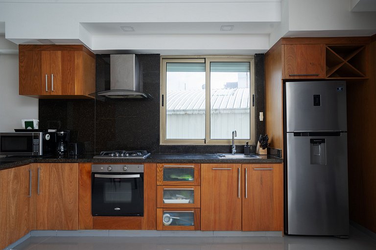 RooftopPool-WiFi-1BR-YellowKey