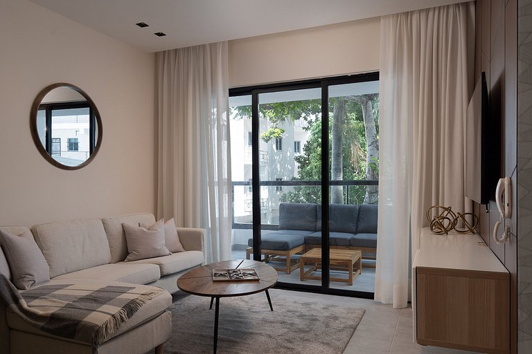Modern And Safe In City Center W/Pool By YellowKey