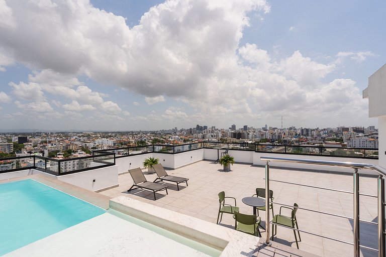 Modern And Safe In City Center W/Pool By YellowKey