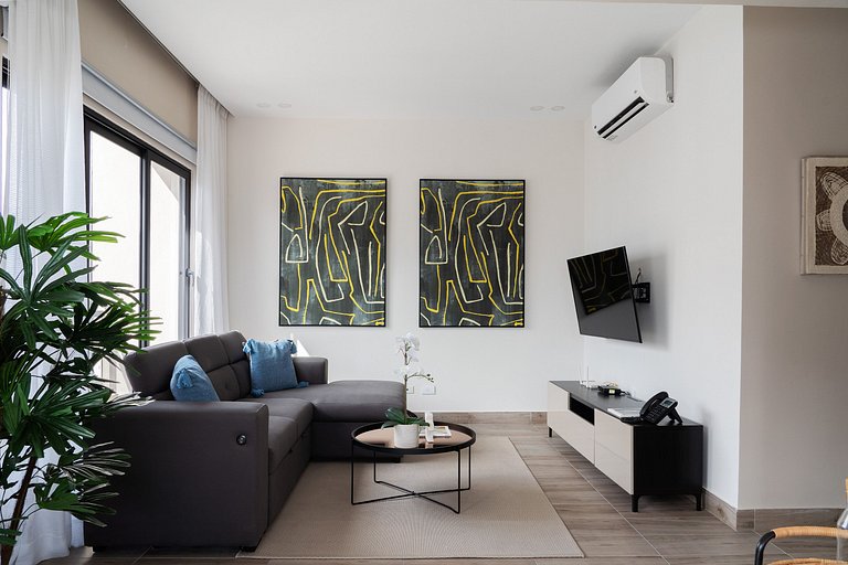 Regatta Living W/Pool Spa Fast-Wifi By YellowKey