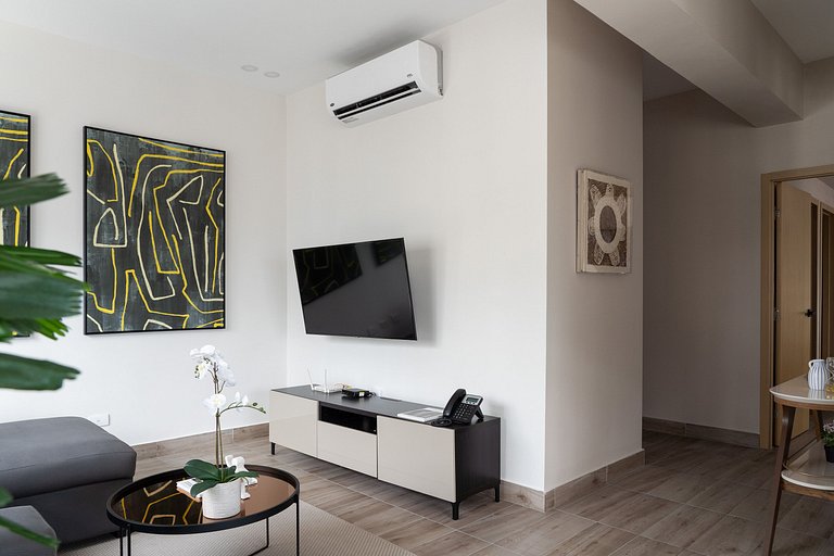 Regatta Living W/Pool Spa Fast-Wifi By YellowKey