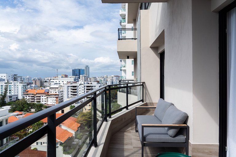 Regatta Living W/Pool Spa Fast-Wifi By YellowKey