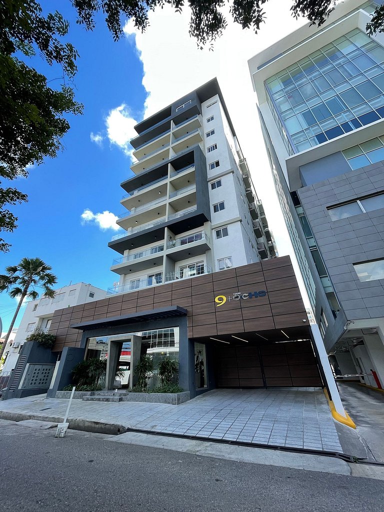 Downtown*Cozy*1br* POOL* 50MB| Yellowkey